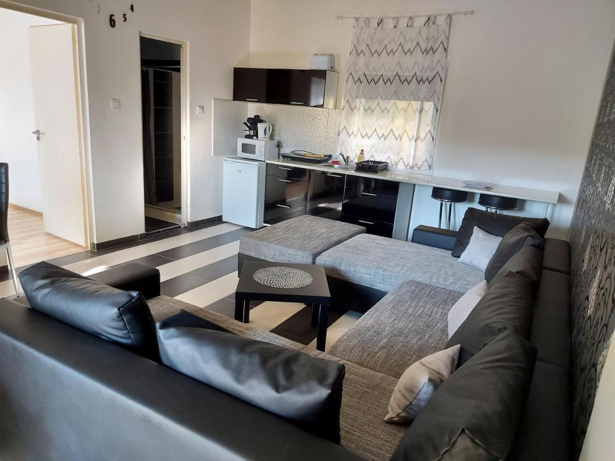 Corner Apartman 5 希欧福克 外观 照片